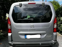 Grau Gebraucht 2016 Citroën Berlingo Van / Kleinbus | 7.500 € (Fairer Preis)