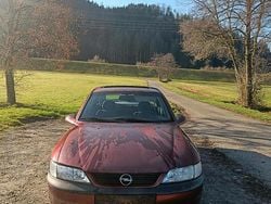 Orange Gebraucht 1996 Opel Vectra Limousine | 1.050 € (Guter Preis)