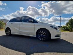 Weiß Gebraucht 2011 Mercedes B200 AMG Van / Kleinbus | 8.430 € (Fairer Preis)