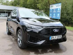 Obsidianschwarz metallic Gebraucht 2024 Ford Kuga ST-Line SUV | 39.890 € (Teuer)