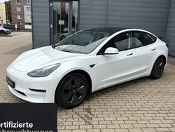 Weiß Gebraucht 2022 Tesla Model 3 Long Range Limousine | 33.400 € (Teuer)