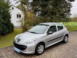 Silber Gebraucht 2010 Peugeot 206 Limousine | 3.990 € (Etwas zu teuer)