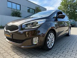 Braun Gebraucht 2015 Kia Carens DREAM-TEAM Edition Van / Kleinbus | 8.350 € (Etwas zu teuer)