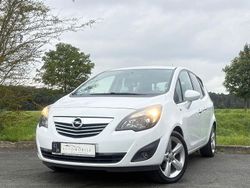 Weiß Gebraucht 2011 Opel Meriva Van / Kleinbus | 4.690 € (Fairer Preis)