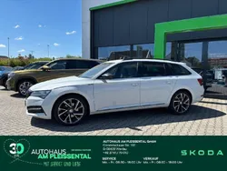 Moonweiss metallic Gebraucht 2022 Skoda Superb SportLine Kombi | 23.750 € (Guter Preis)