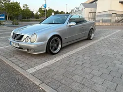 Silber Gebraucht 2002 Mercedes CLK320 Cabrio | 9.949 €