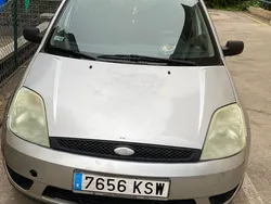 Grau Gebraucht 2005 Ford Fiesta Kleinwagen | 2.000 € (Teuer)
