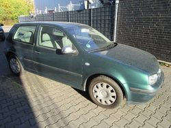 Grün metallic Gebraucht 2002 VW Golf IV Limousine | 985 € (Superpreis)