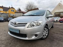 Silber Gebraucht 2013 Toyota Auris Life Limousine | 8.900 € (Guter Preis)
