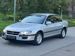 Silber Gebraucht 1999 Opel Omega Limousine | 3.999 € (Teuer)