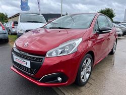 Rot Gebraucht 2016 Peugeot 208 Allure Kleinwagen | 6.999 € (Fairer Preis)