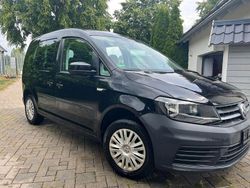 Schwarz Gebraucht 2016 VW Caddy Van / Kleinbus | 10.990 € (Guter Preis)