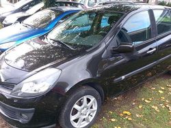 Schwarz Gebraucht 2007 Renault Clio II Limousine | 2.990 € (Fairer Preis)
