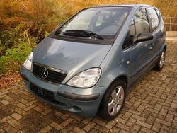 Grau Gebraucht 2002 Mercedes A140 Kleinwagen | 2.699 €