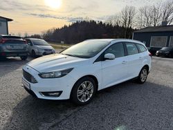 Weiß Gebraucht 2018 Ford Focus Titanium Kombi | 5.900 € (Guter Preis)