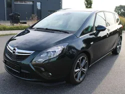 Smaragd gruen (mi) Gebraucht 2015 Opel Zafira Tourer Business Van / Kleinbus | 11.999 € (Etwas zu teuer)