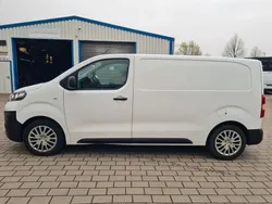 Jade weiss/arktis weiss Gebraucht 2021 Opel Vivaro Edition Van | 15.990 € (Guter Preis)