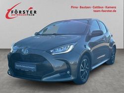 Braun Gebraucht 2021 Toyota Yaris Club Limousine | 16.980 € (Fairer Preis)