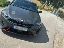 Grau Gebraucht 2024 Kia ProCeed GT Kleinwagen | 31.900 € (Fairer Preis)