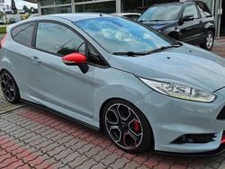 Asphaltgrau Gebraucht 2016 Ford Fiesta ST200 Kleinwagen | 12.949 € (Teuer)
