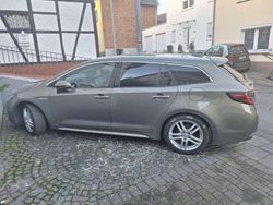 Braun Gebraucht 2019 Toyota Corolla Hybrid Lounge Kombi | 18.600 € (Fairer Preis)