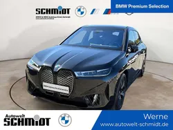 Saphirschwarz metallic Gebraucht 2024 BMW iX SUV | 55.690 € (Fairer Preis)