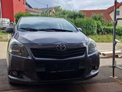 Grau Gebraucht 2010 Toyota Verso Edition Van / Kleinbus | 9.200 € (Etwas zu teuer)