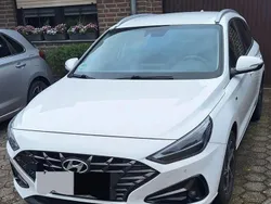 Weiß Gebraucht 2021 Hyundai i30 Trend Kombi | 16.500 € (Superpreis)