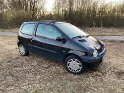 Schwarz Gebraucht 2005 Renault Twingo Kleinwagen | 450 €
