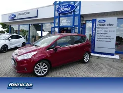 Rot Gebraucht 2016 Ford B-MAX Titanium Van / Kleinbus | 10.440 € (Fairer Preis)