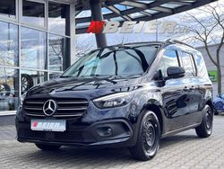 Loparitschwarz Gebraucht 2023 Mercedes T180 Van / Kleinbus | 27.990 € (Fairer Preis)