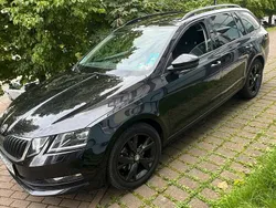 Schwarz Gebraucht 2018 Skoda Octavia Kombi | 14.000 € (Fairer Preis)