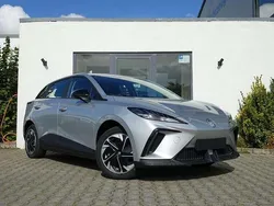 Medial silver Neu 2025 MG MG4 EV Kleinwagen | 21.550 €