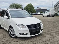 Weiß Gebraucht 2009 VW Touran Trendline Van / Kleinbus | 3.900 € (Guter Preis)