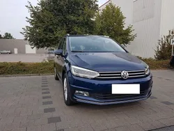 Blau Gebraucht 2017 VW Touran Highline Van / Kleinbus | 19.499 € (Fairer Preis)