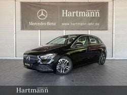 Kosmosschwarz Gebraucht 2024 Mercedes B200 Advanced Van / Kleinbus | 30.850 € (Guter Preis)