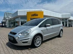 Silber Gebraucht 2011 Ford S-MAX Titanium Van / Kleinbus | 2.990 €