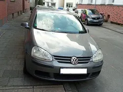 Grau Gebraucht 2006 VW Golf V Trendline Limousine | 2.800 € (Guter Preis)