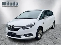 Schneeweiss/summitwhite/arct weiß Gebraucht 2019 Opel Zafira Life Edition Van | 14.640 €