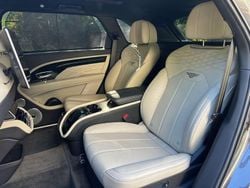 Grau Gebraucht 2023 Bentley Bentayga SUV | 207.890 €