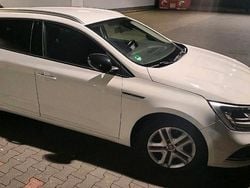 Weiß Gebraucht 2019 Renault Mégane GrandTour Kombi | 9.500 € (Guter Preis)