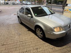 Grau Gebraucht 2003 VW Bora Limousine | 3.000 € (Fairer Preis)