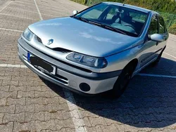 Silber Gebraucht 1998 Renault Laguna Limousine | 2.200 €