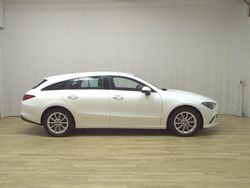 Weiss Gebraucht 2022 Mercedes CLA200 Shooting Brake Kombi | 18.980 € (Superpreis)