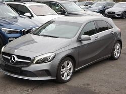 Grau Gebraucht 2015 Mercedes A200 Urban Limousine | 11.999 € (Fairer Preis)