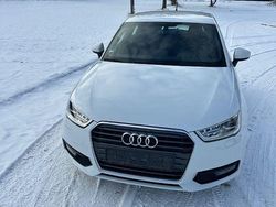 Weiß Gebraucht 2015 Audi A1 Sportback Sport Kleinwagen | 14.500 € (Etwas zu teuer)