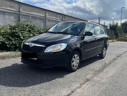 Schwarz Gebraucht 2011 Skoda Fabia Kleinwagen | 3.000 € (Fairer Preis)