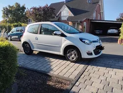 Weiß Gebraucht 2012 Renault Twingo Liberty Kleinwagen | 3.900 € (Fairer Preis)
