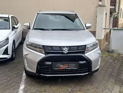 Silber Neu 2025 Suzuki Vitara Comfort SUV | 24.900 € (Guter Preis)