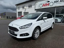 Weiß Gebraucht 2018 Ford S-MAX Titanium Van / Kleinbus | 18.990 € (Fairer Preis)
